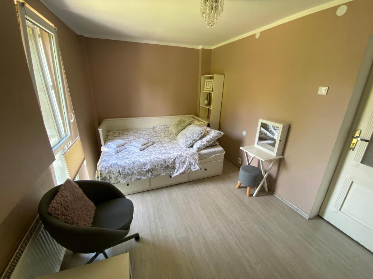 Willa Nad Sola Guest House Освенцим Экстерьер фото
